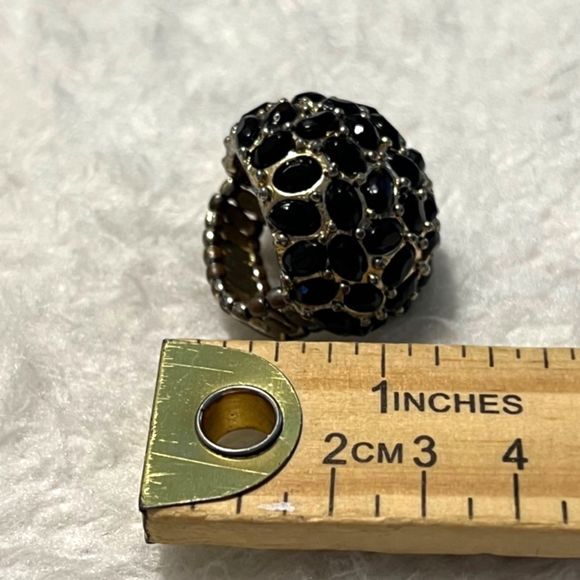 VINTAGE Black Glass Stone Large Dome Shape Gold Tone Stretch Band Statement Ring - Picture 9 of 9